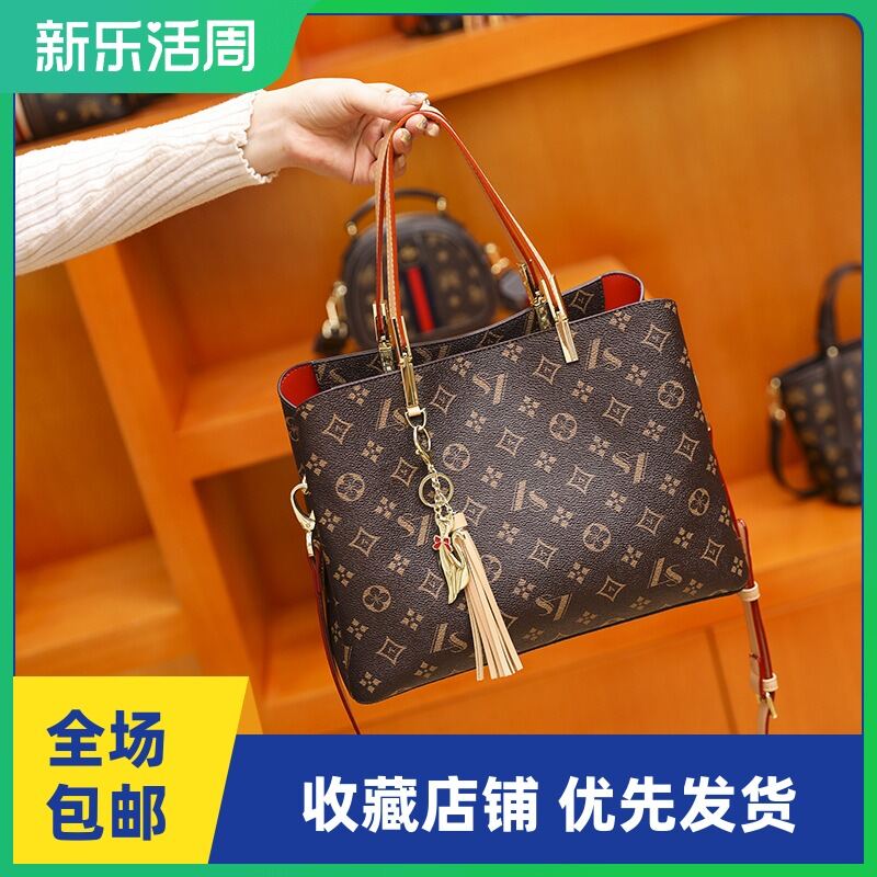 Hong Kong Genuine Leather Bag 2022 New Fashionable Large Capacity Portable and Fashion Shoulder Messenger Bag Universal Women's Bag Tote Bag