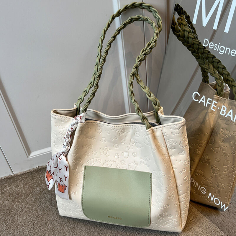 Contrast Color Winter Bag for Women 2022 New Popular Net Red Fashion Shoulder Bag for Women High-Grade Versatile Commuter Tote Bag