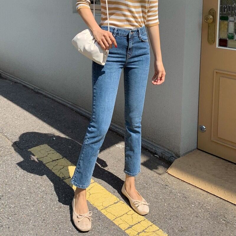 Qishang 2023 Autumn Hot Blue Favorite Waist Loose Elastic Slim Looking Short Straight Ankle-Length Jeans for Women
