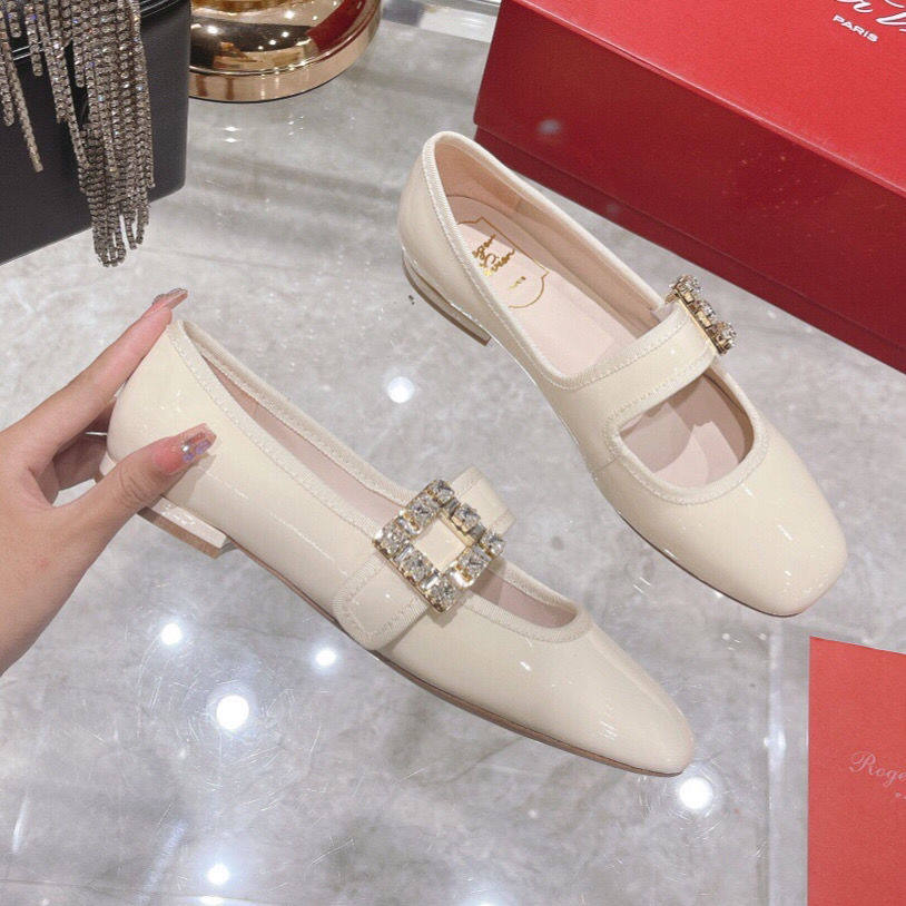 2023Roger vivierˉspring new style diamond square button Mary Jane shoes women shallow mouth square head retro single shoes flat shoes women